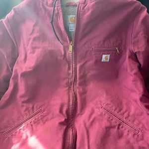 Women’s Carharrt utility jacket. Sherpa lined.